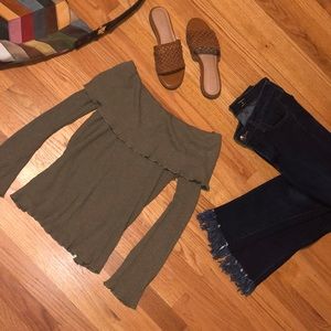 Off the shoulder ribbed long sleeve